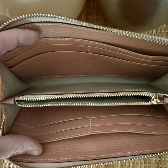 CHLOE Pink Leather Pink&Gold Ribbon Bow Zip Around Clutch Wallet w/Dust Bag &Box - Picture 9 of 14